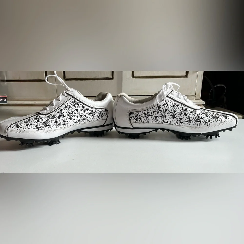 Women’s FootJoy LoPro Golf Shoes White Black Leather Daisy Floral 97060 8.5
